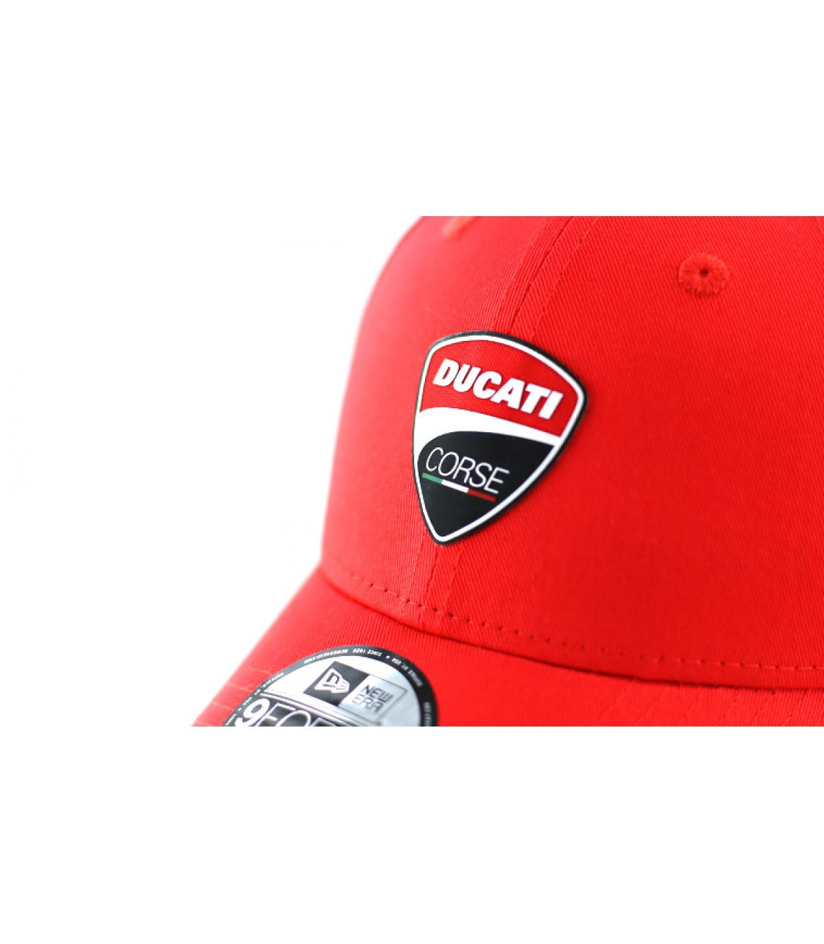 gorra roja Ducati